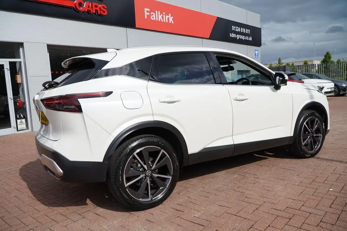 2022-nissan-qashqai-13-dig-t-tekna-140ps-mild-hybrid-big-18