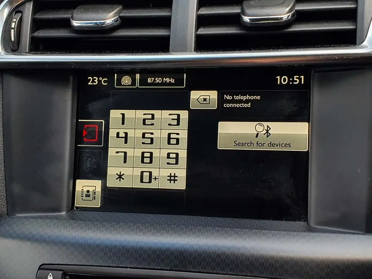 2015-citroen-ds4-16e-hdi-dstyle-nav-etg6-big-25