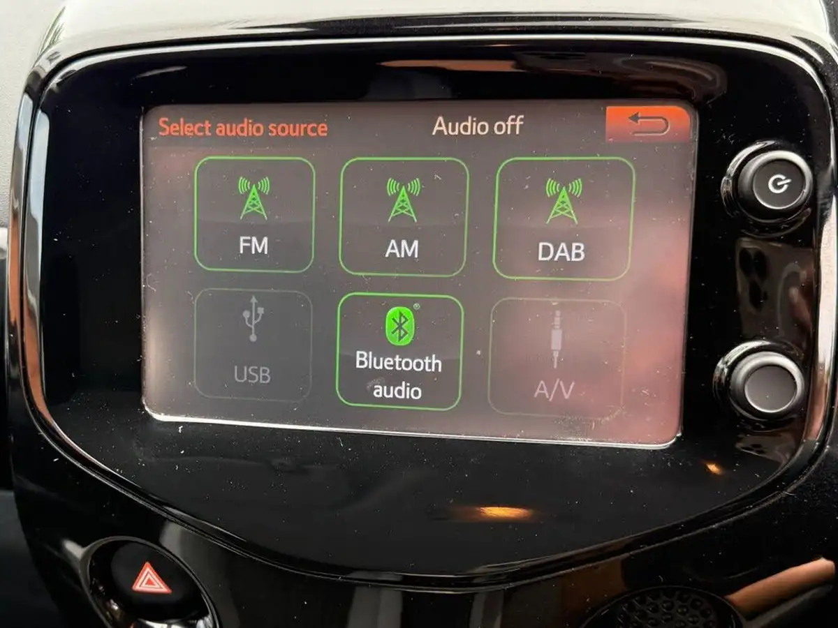 2014-toyota-aygo-10-vvt-i-x-clusiv-5d-big-31