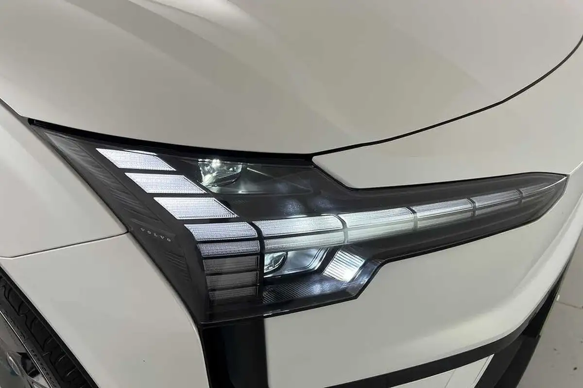 2025-volvo-ex30-e-single-motor-plus-extended-range-big-17