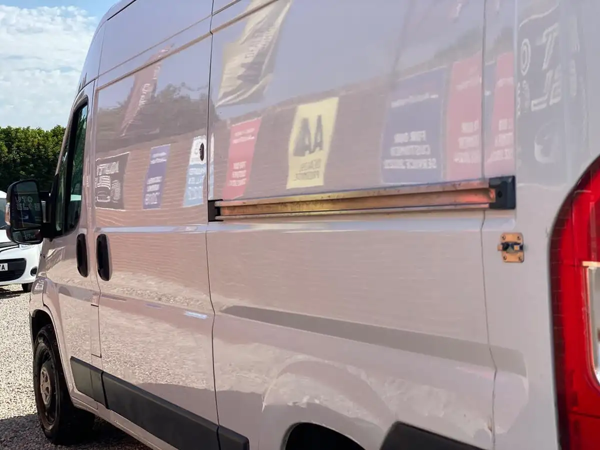 2017-fiat-ducato-20td-35-lh2-panel-big-27