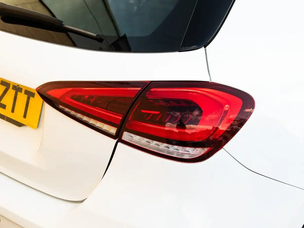2019-mercedes-benz-a-class-13-a200-amg-line-premium-hatchback-5d-big-8