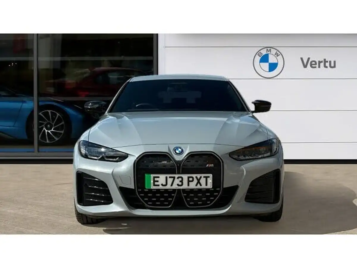 2023-bmw-i4-e-m50-big-15
