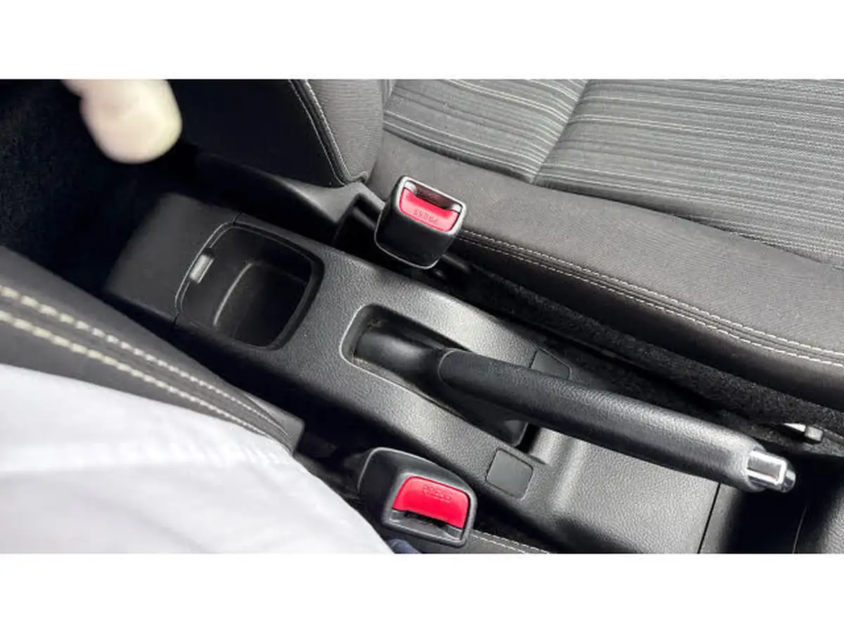 2016-suzuki-swift-12-sz-l-5d-big-46