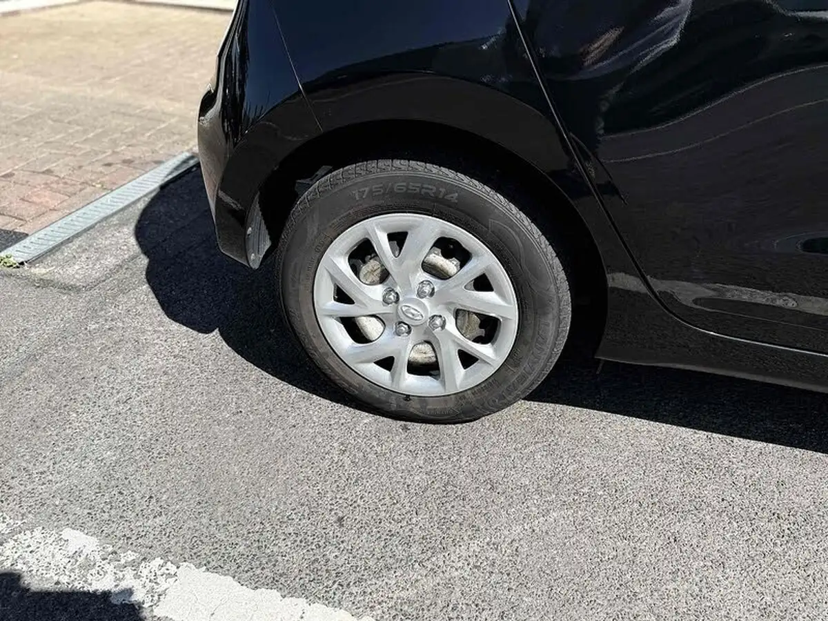 2019-hyundai-i10-10-se-67ps-big-8