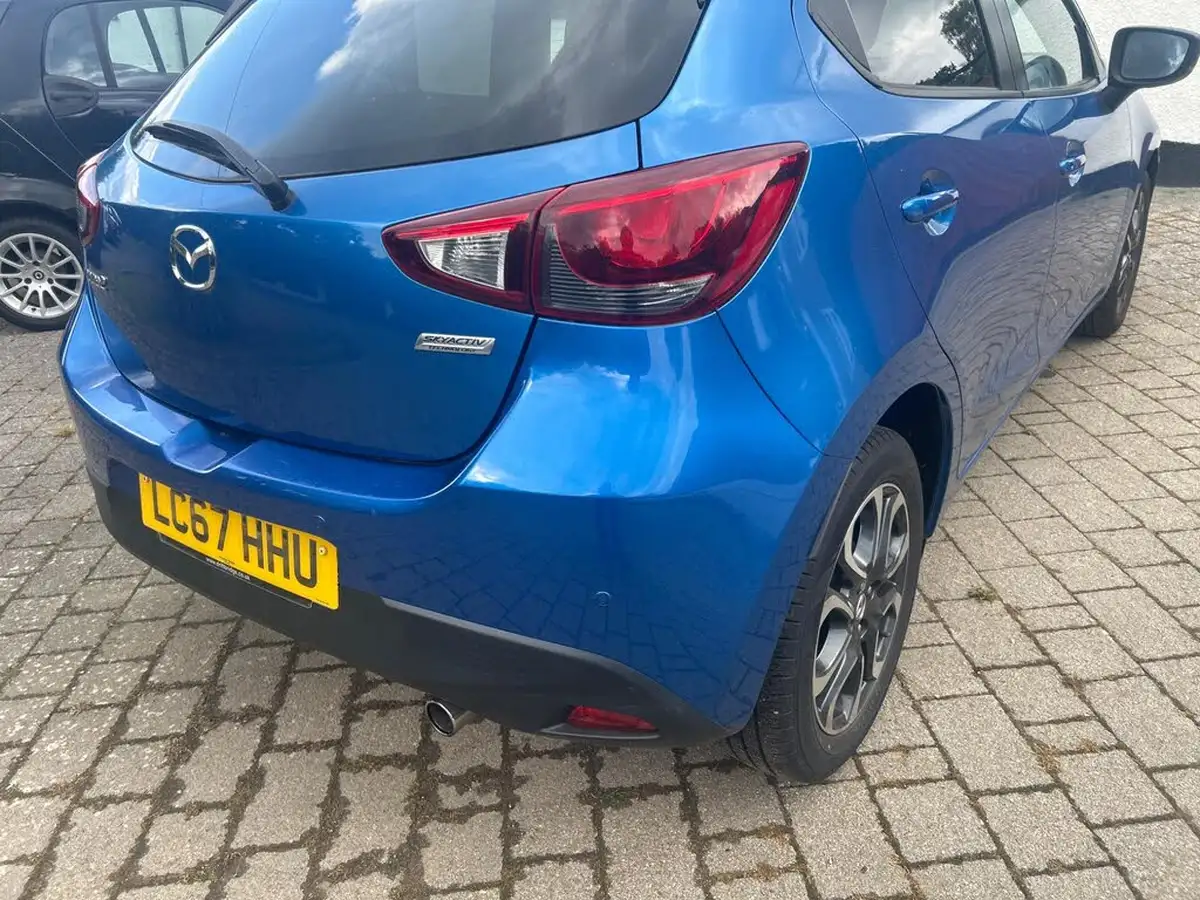 2017-mazda-mazda2-15-sport-nav-90ps-big-9