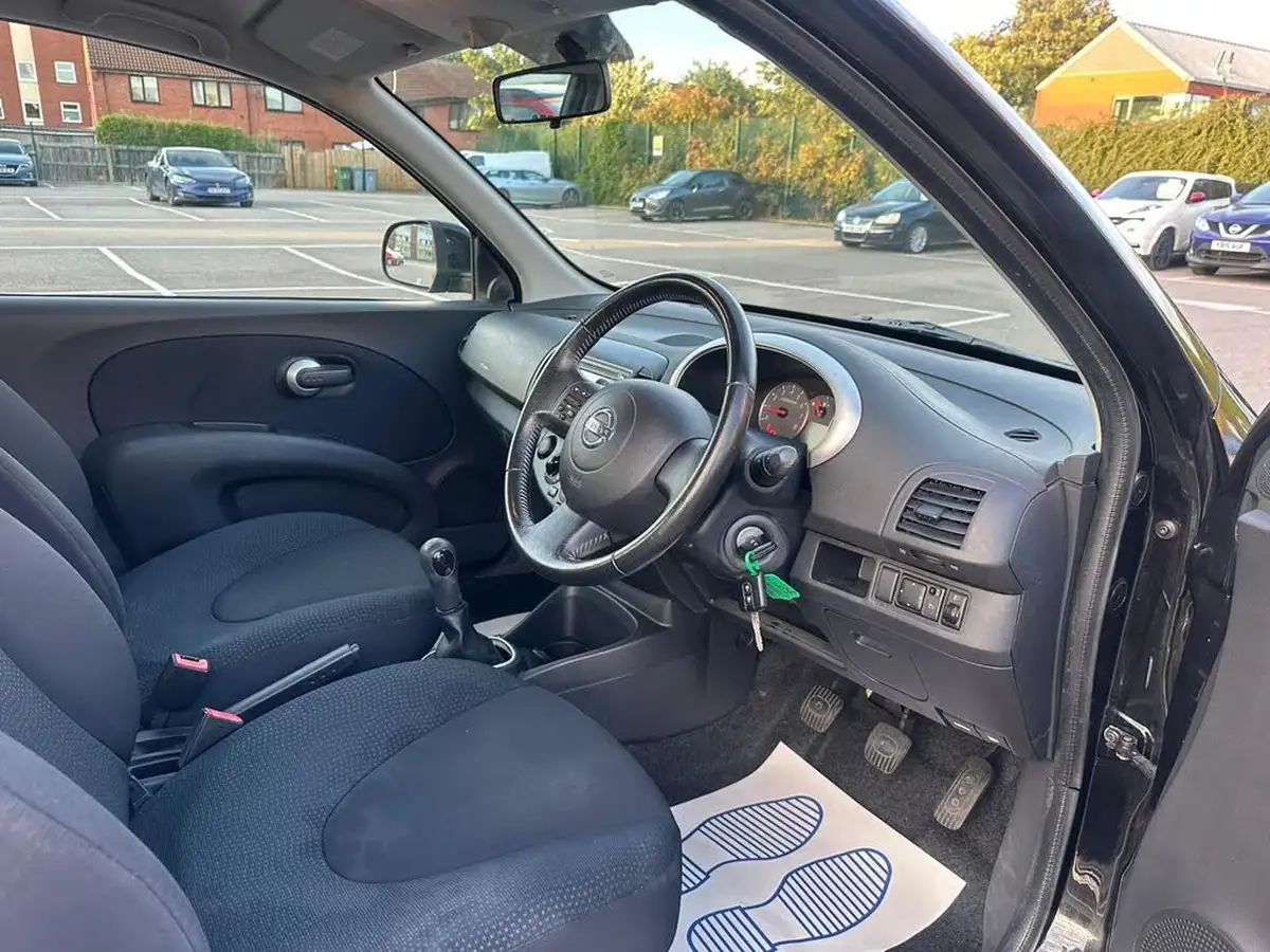 2010-nissan-micra-12-n-tec-3d-big-8