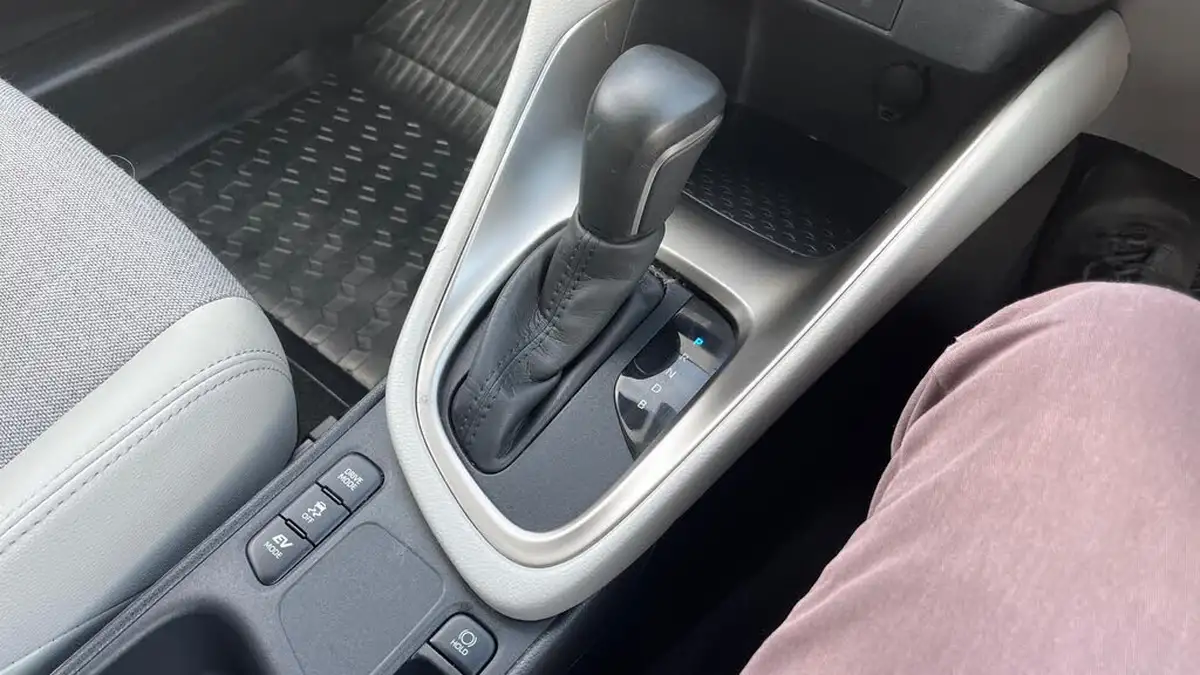 2023-toyota-yaris-15-vvt-i-excel-big-43