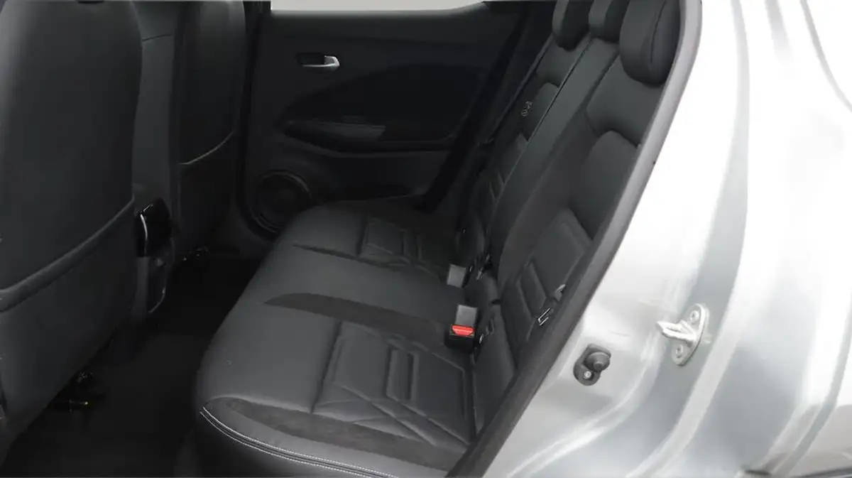 2021-nissan-juke-10-dig-t-tekna-big-16