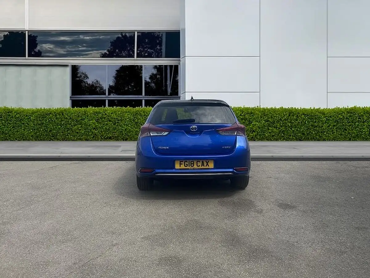2018-toyota-auris-18-vvt-i-hsd-design-hatchback-big-6