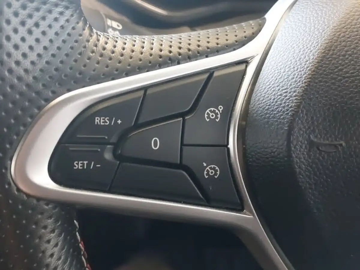 2023-renault-clio-10-tce-rs-line-big-15
