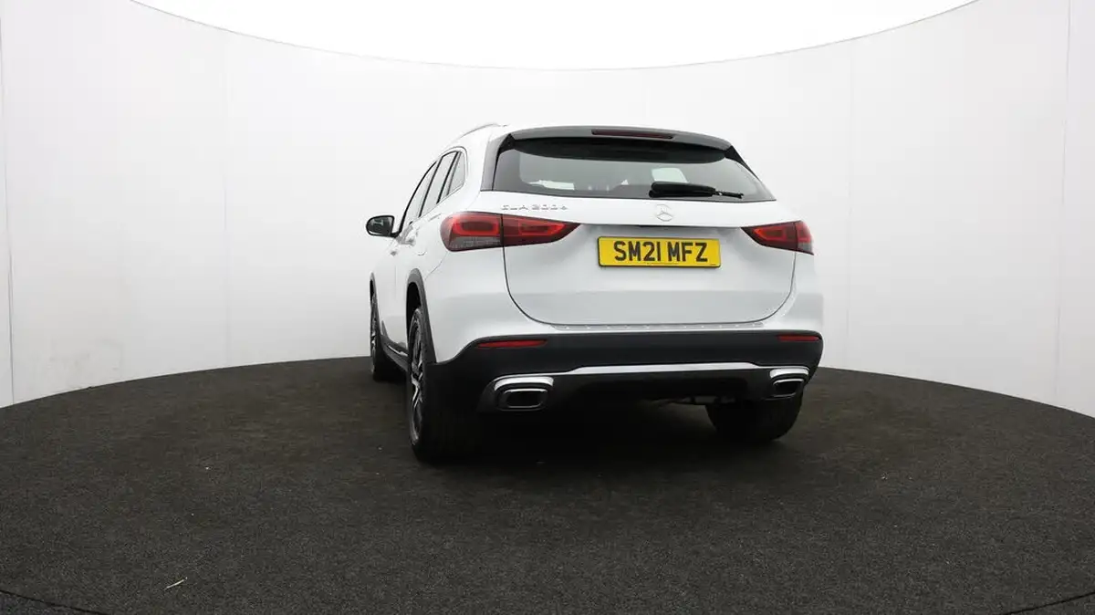 2021-mercedes-benz-gla-class-20d-gla-200d-sport-big-27