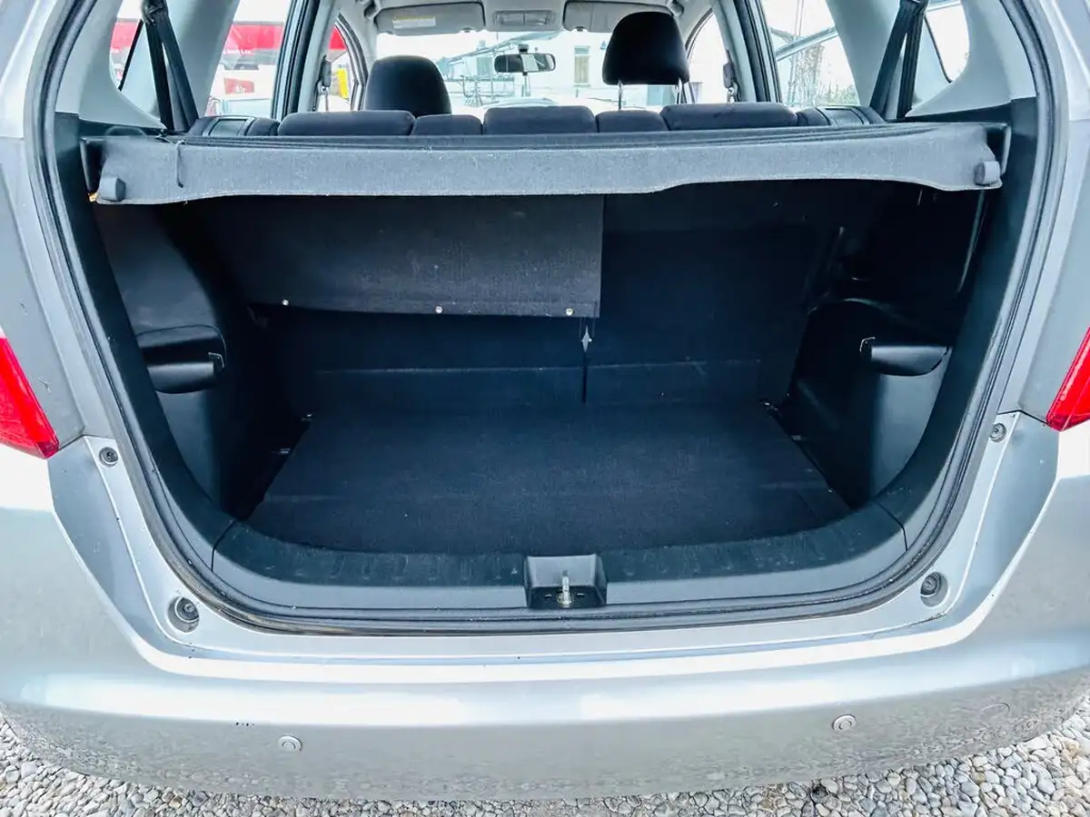 2009-honda-jazz-14-es-t-big-12