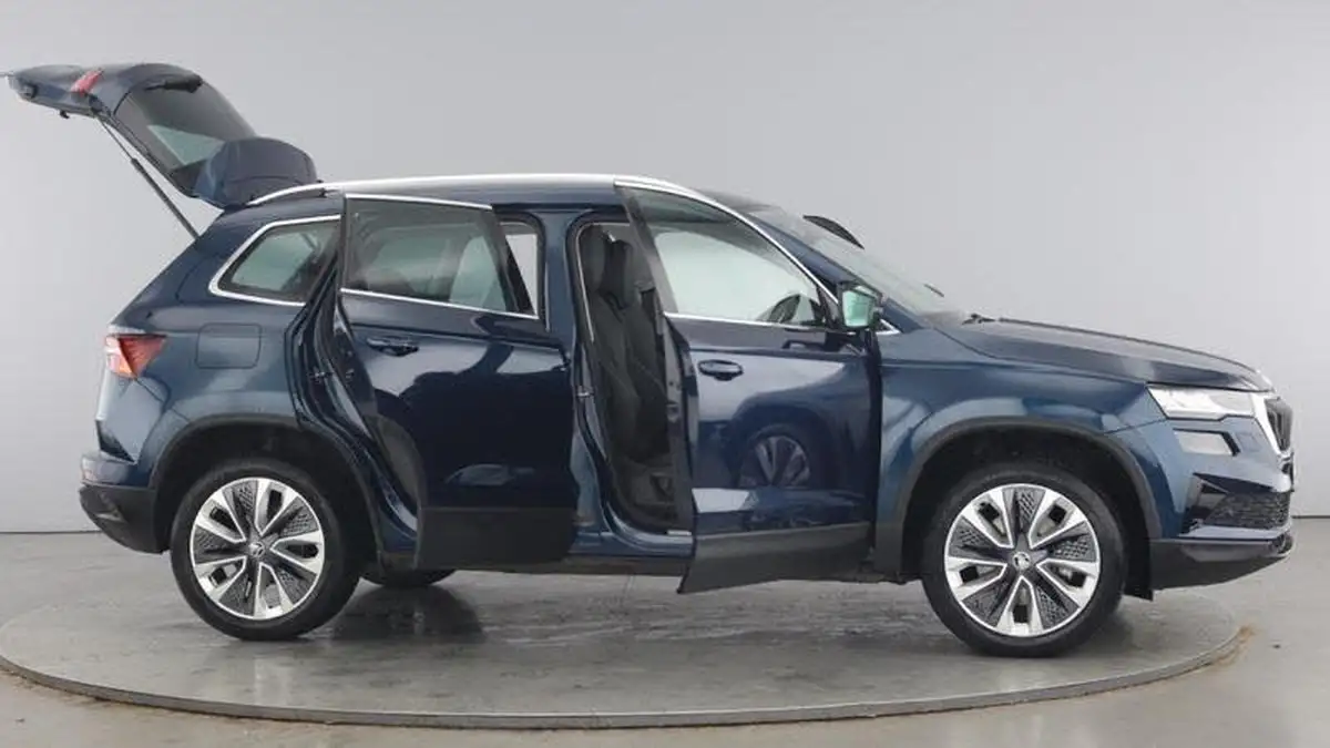 2023-skoda-karoq-15-tsi-se-l-big-9