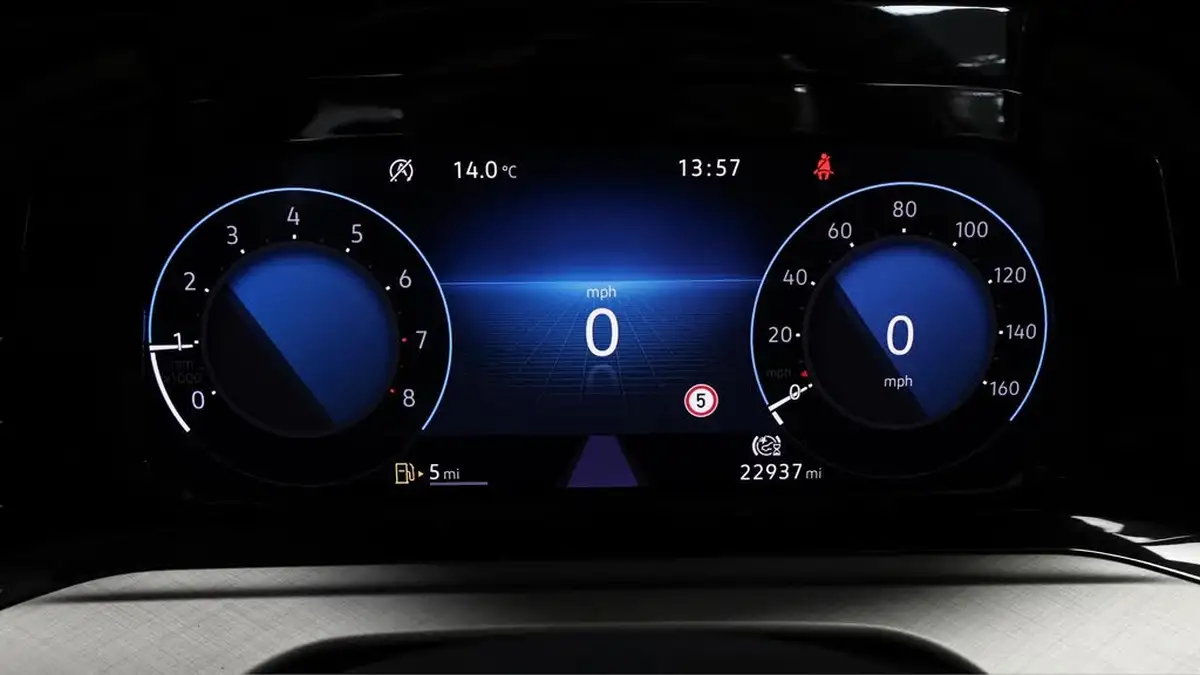 2021-volkswagen-golf-15-tsi-life-130ps-hatchback-big-10