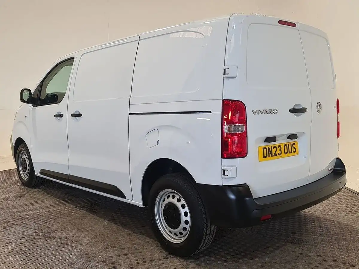 2023-vauxhall-vivaro-15td-2900-l1h1-prime-big-3