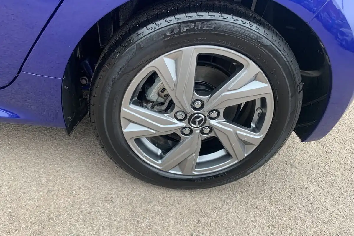 2024-mazda-mazda2-15-exclusive-line-big-34