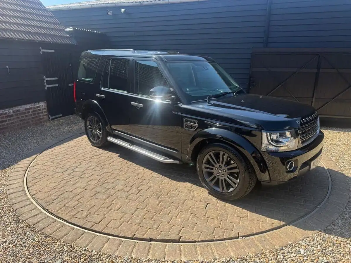 2016-land-rover-discovery-4-30-sd-v6-graphite-big-36