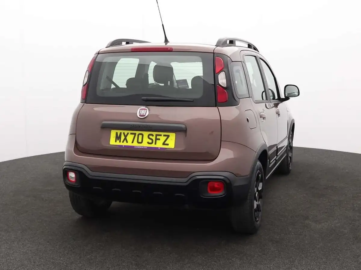 2021-fiat-panda-12-trussardi-big-5