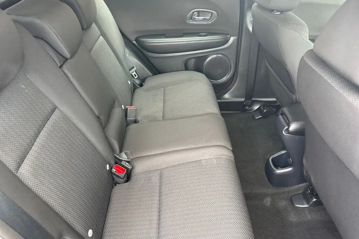 2018-honda-hr-v-16-i-dtec-se-navi-big-33