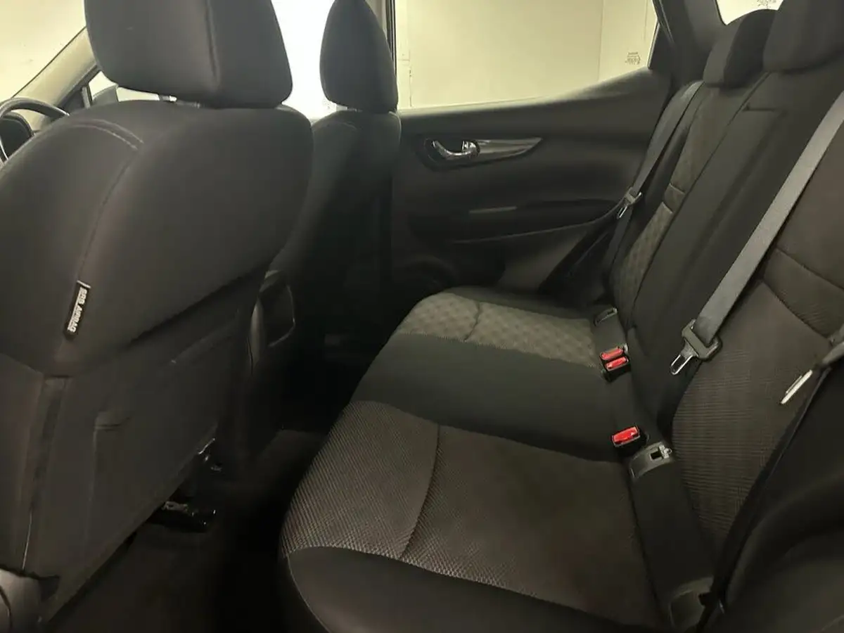 2015-nissan-qashqai-15dci-acenta-smart-vision-pack-big-6