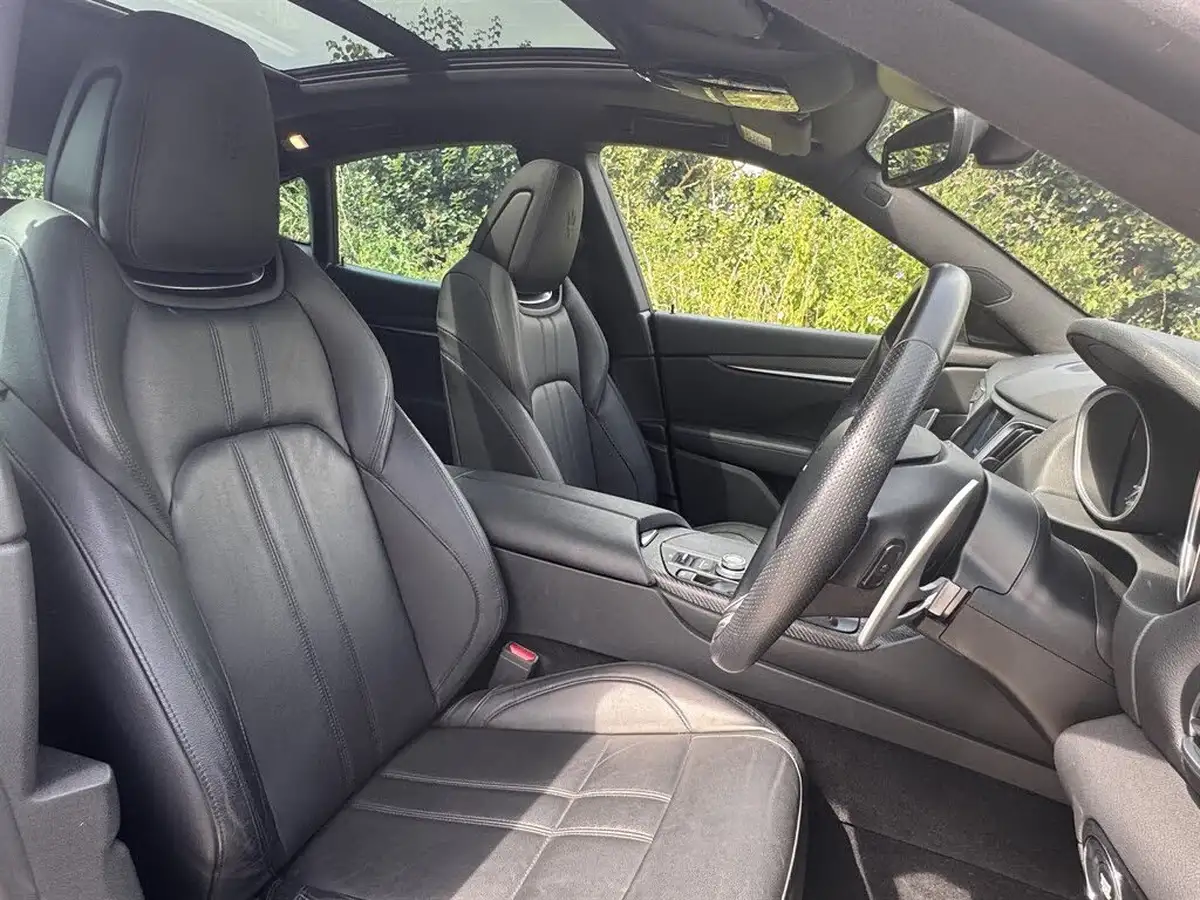 2020-maserati-levante-30-gransport-big-7