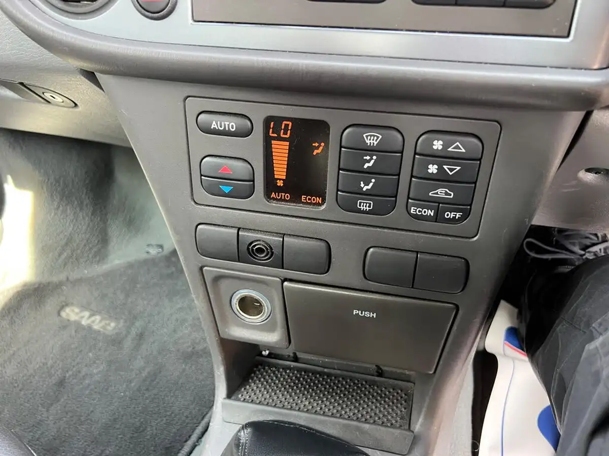 2001-saab-9-3-20-se-convertible-2d-big-21