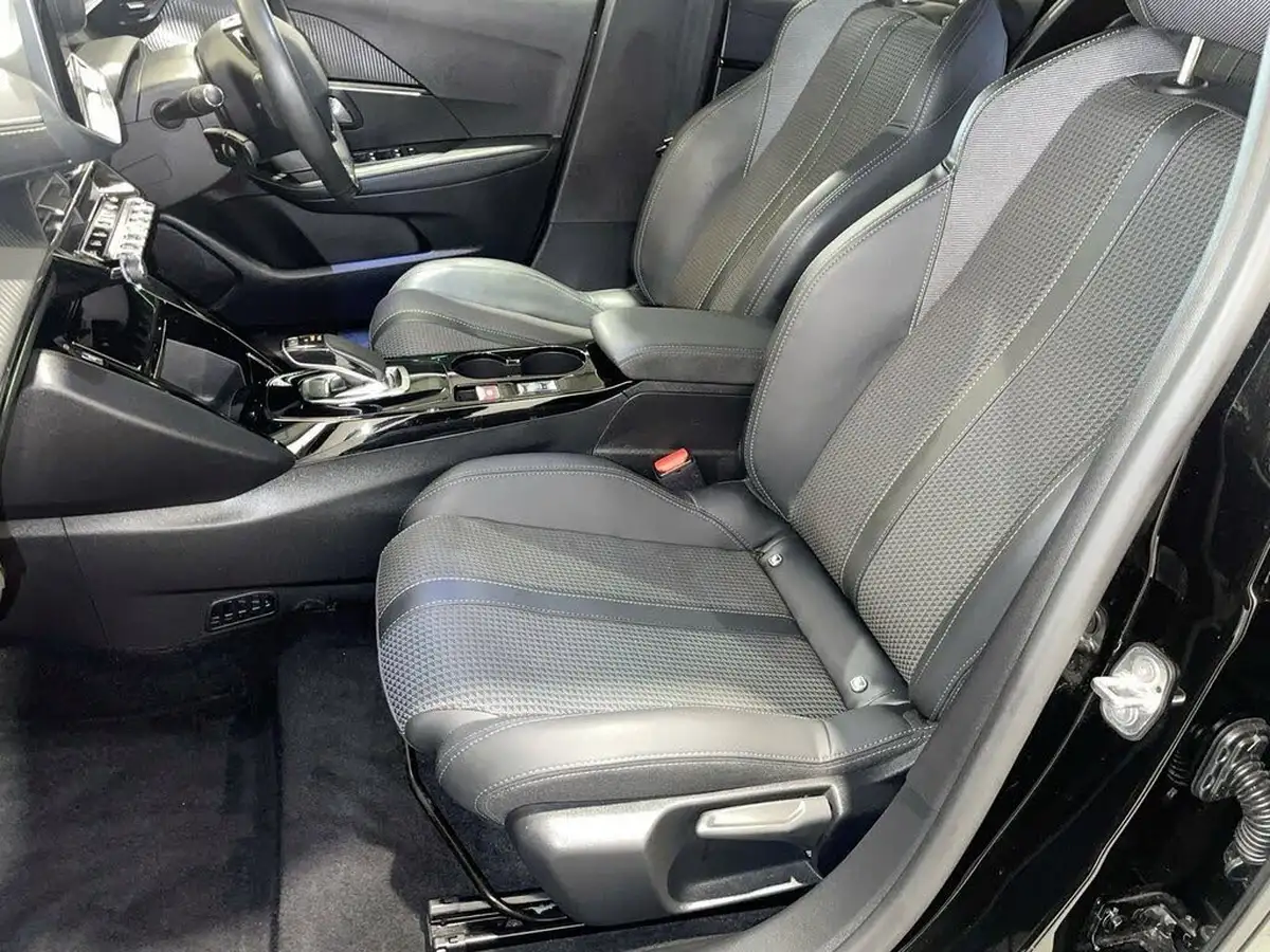 2022-peugeot-208-e-gt-136bhp-50kwh-big-15