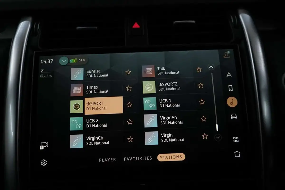 2021-land-rover-discovery-30-d300-r-dynamic-hse-big-44