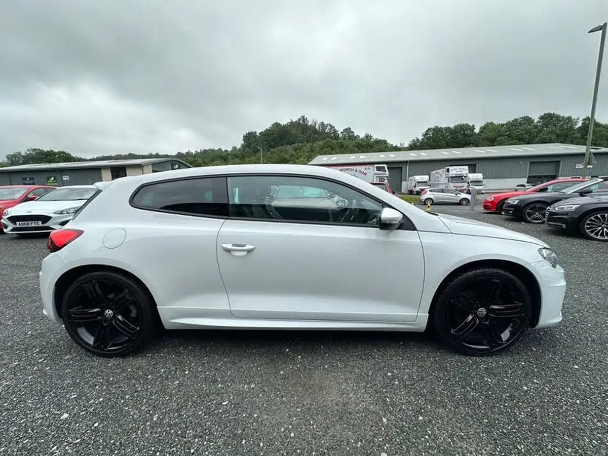 2015-volkswagen-scirocco-20tdi-r-line-184ps-big-7