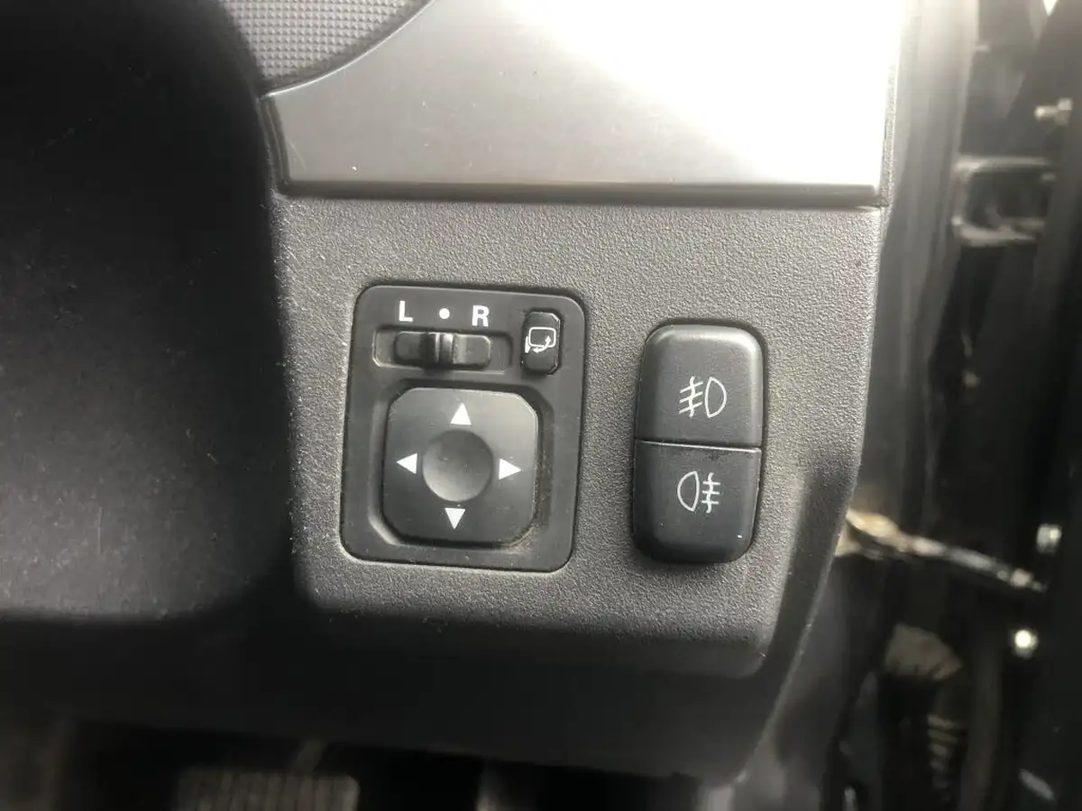 2016-mitsubishi-shogun-32td-warrior-32-di-dc-187bhpeu6-4x4-swb-window-van-auto-big-24