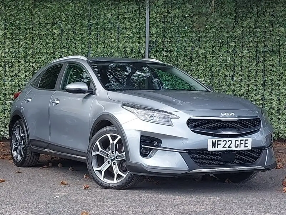 2022-kia-xceed-15-t-gdi-3-big-0