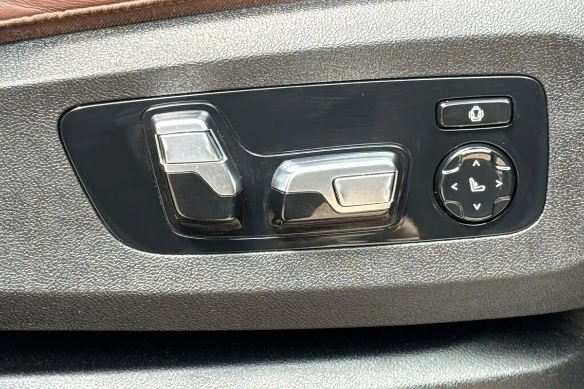 2022-bmw-x7-30td-xdrive-40d-m-sport-big-41