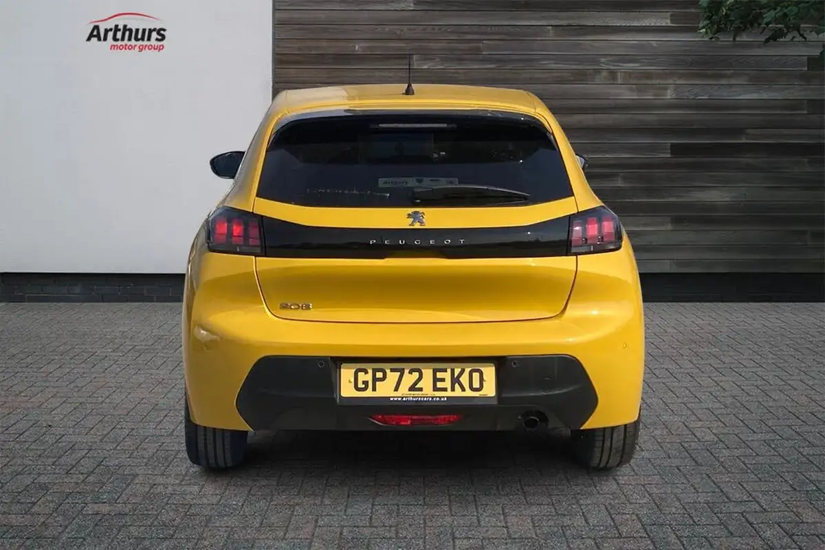 2023-peugeot-208-12-puretech-active-premium-100ps-big-3