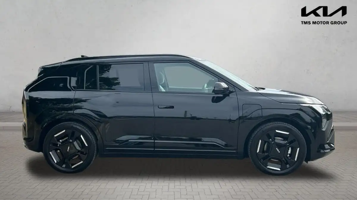 2025-kia-ev3-e-gt-line-s-big-3