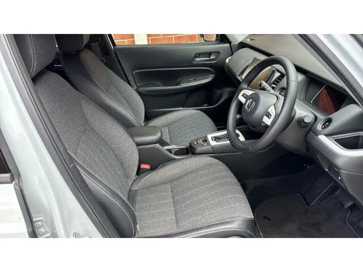 2020-honda-jazz-15-i-mmd-ex-big-28