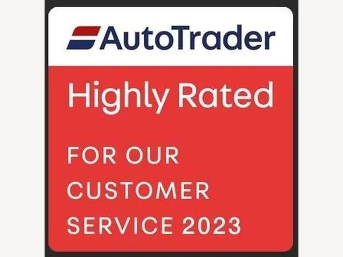 2014-toyota-avensis-20td-icon-estate-5d-big-7