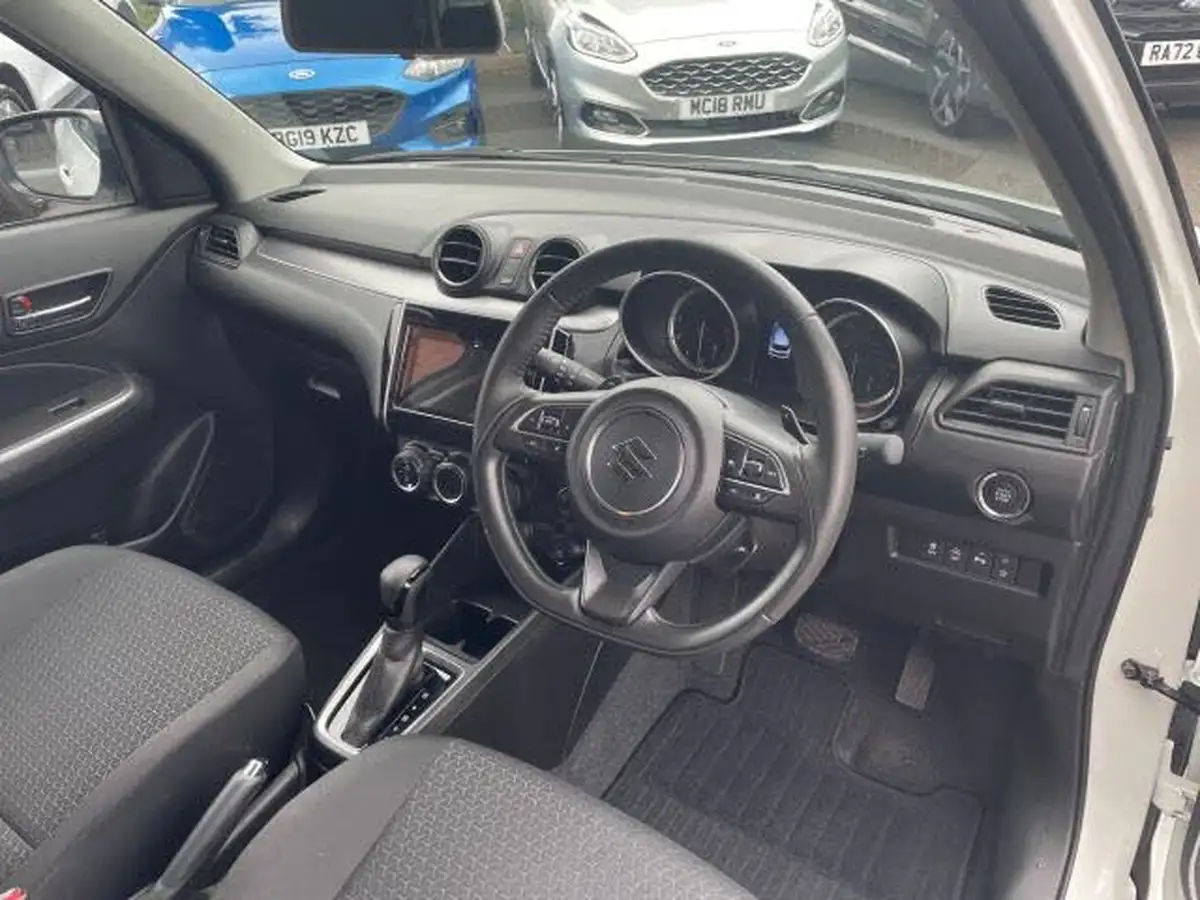 2023-suzuki-swift-12-dualjet-sz5-cvt-big-14