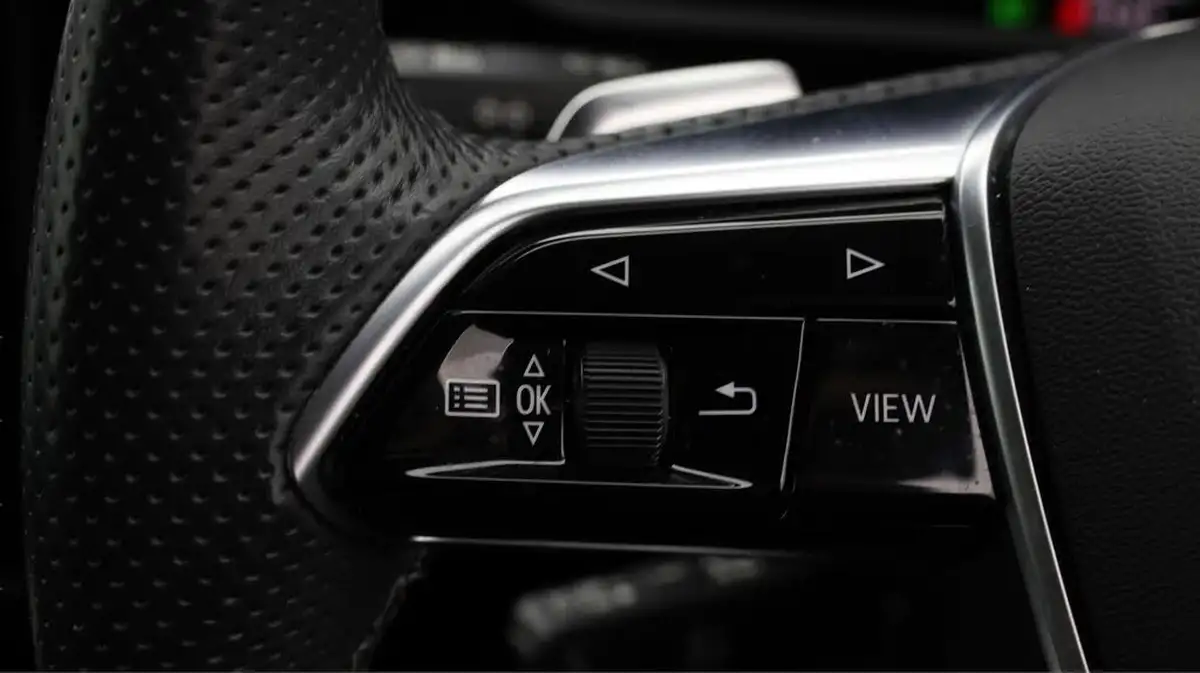 2022-audi-e-tron-50e-black-edition-sportback-big-36