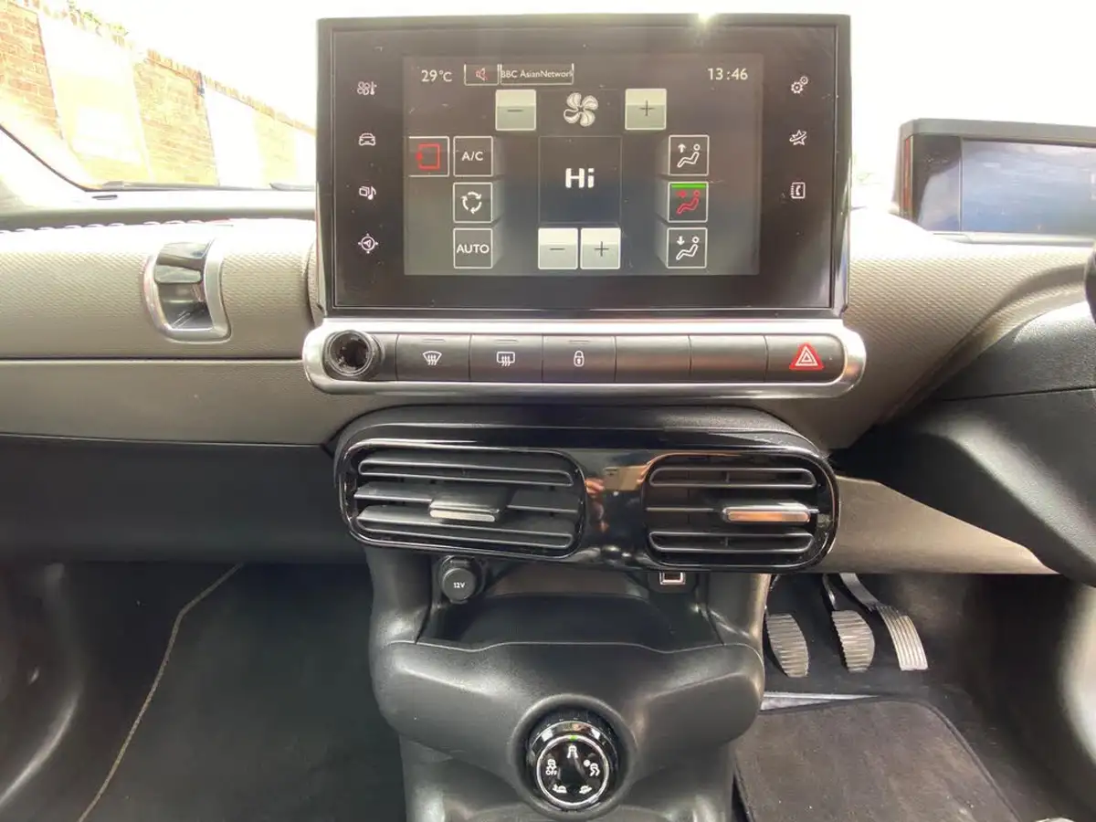 2017-citroen-c4-cactus-12-puretech-rip-curl-big-44