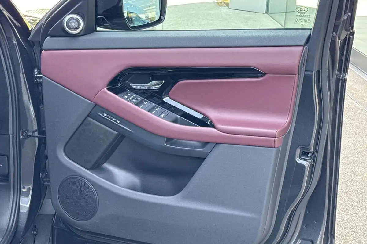 2024-land-rover-range-rover-evoque-20-d200-dynamic-hse-big-57