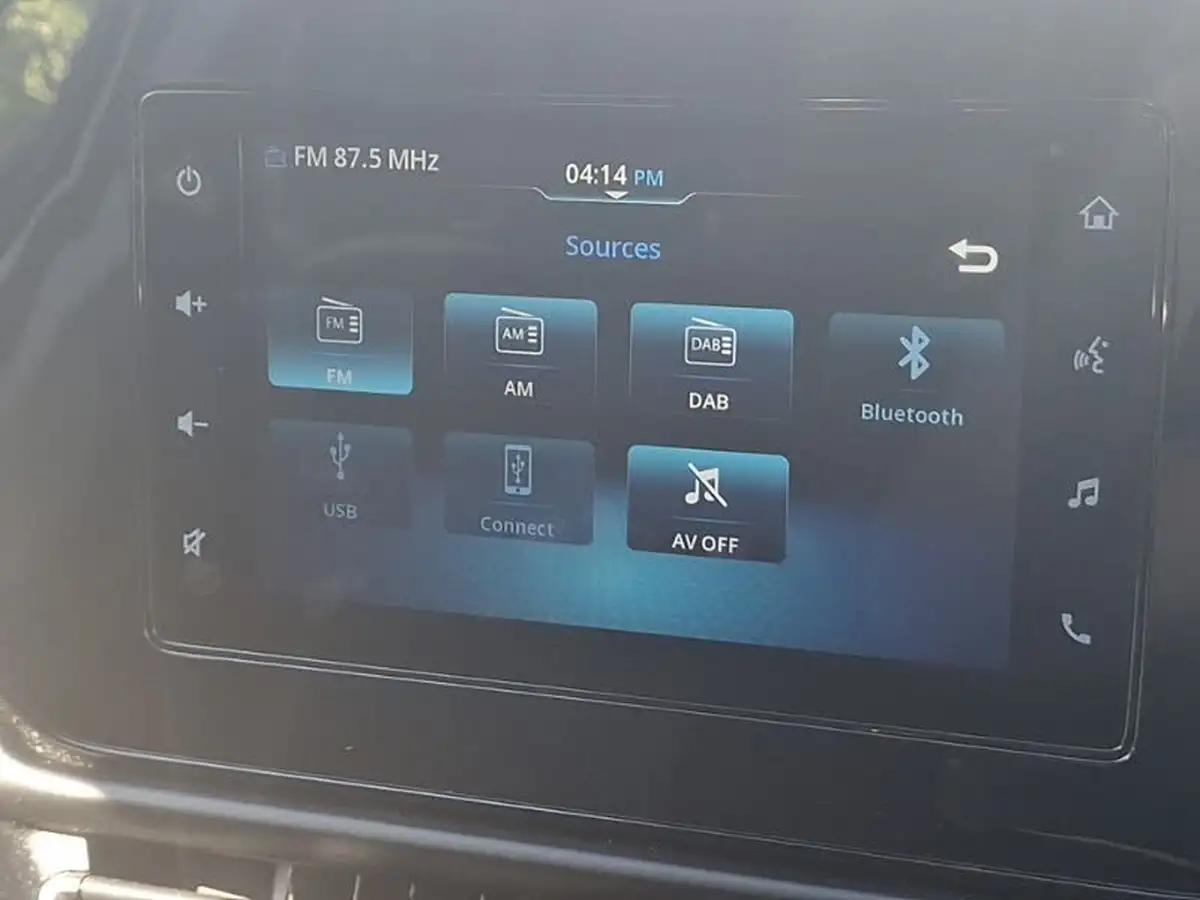 2023-suzuki-s-cross-14-boosterjet-motion-big-14