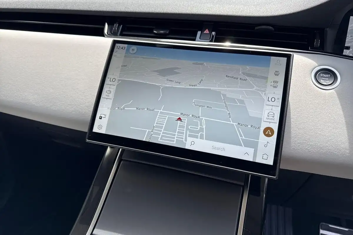 2024-land-rover-range-rover-evoque-20-d200-dynamic-se-big-3
