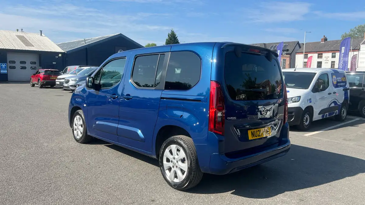 2021-vauxhall-combo-life-15-se-100ps-big-4