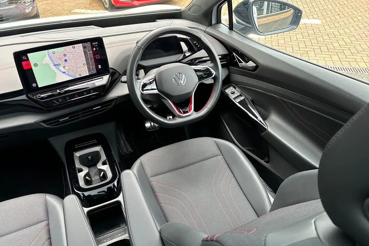 2023-volkswagen-id5-e-gtx-style-299ps-awd-big-32