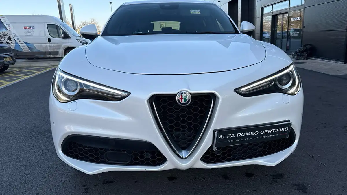 2018-alfa-romeo-stelvio-20-milano-big-42