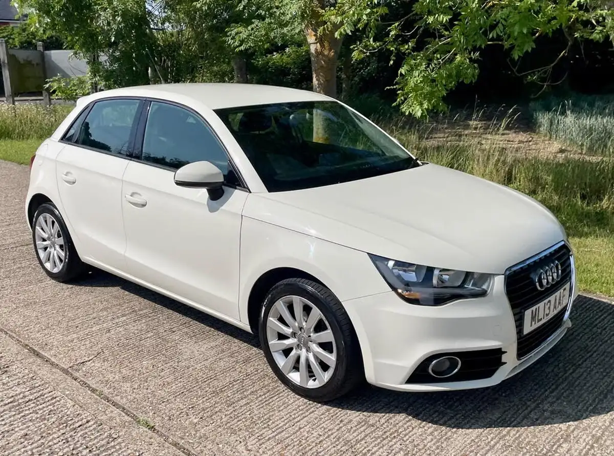 2013-audi-a1-12-sportback-5d-big-5