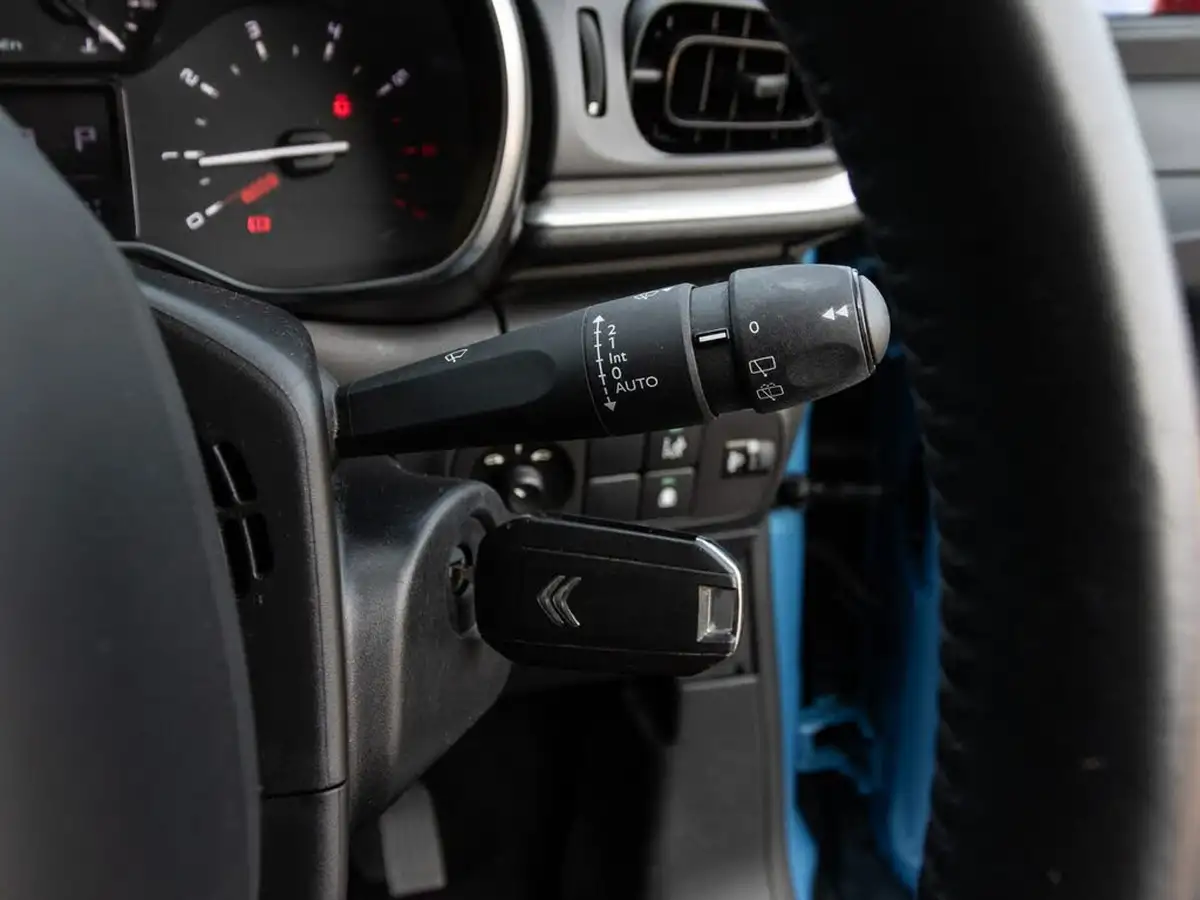 2017-citroen-c3-12-puretech-flair-110ps-ss-eat6-big-17