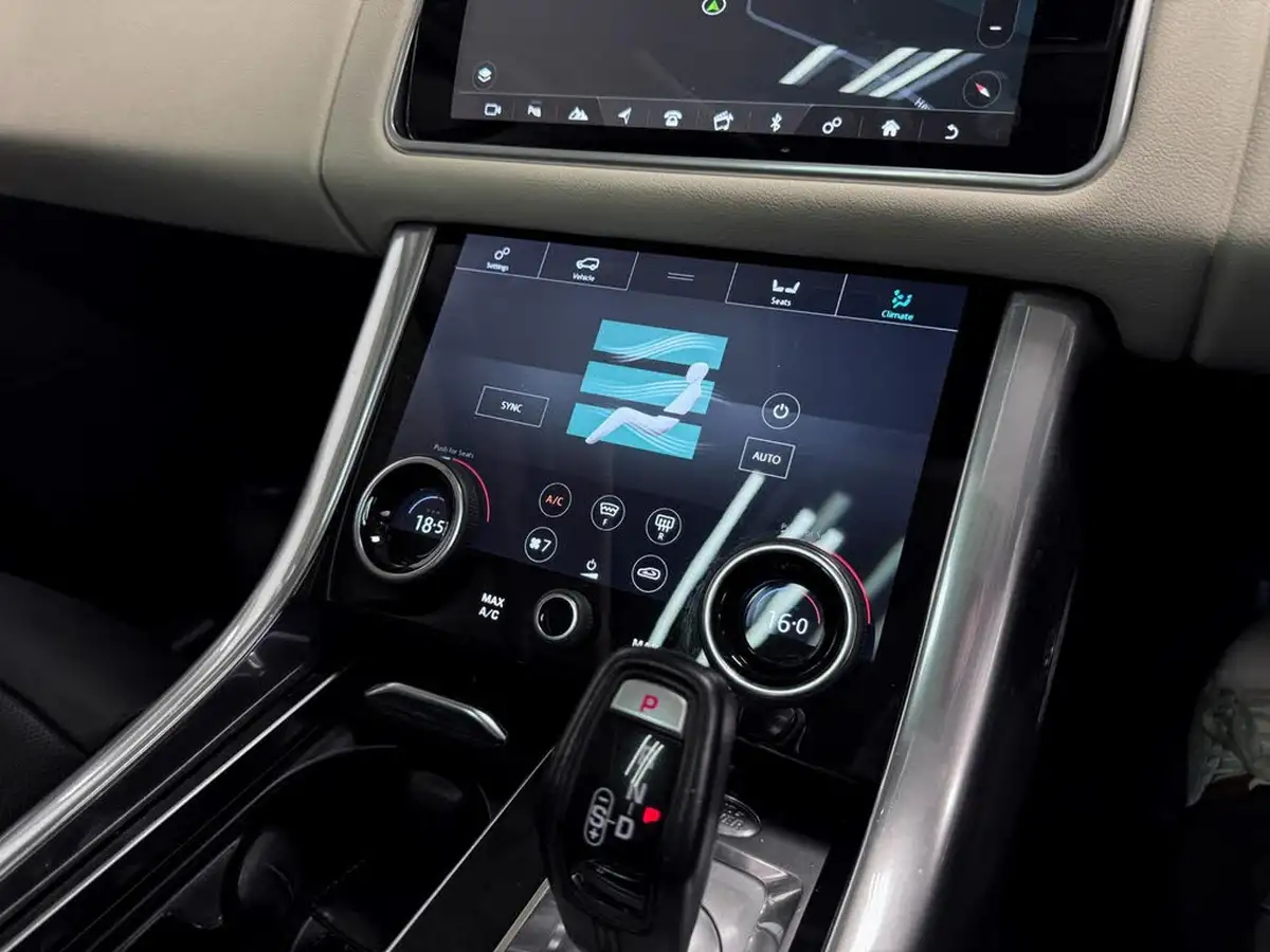 2021-land-rover-range-rover-sport-30-d300-hse-silver-big-37