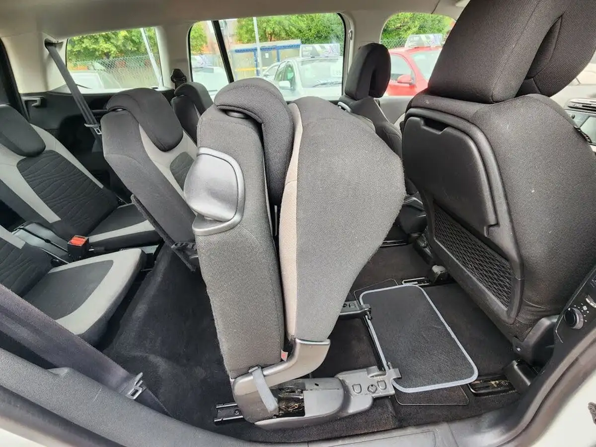 2016-citroen-grand-c4-picasso-16bluehdi-exclusive-eat6-big-22